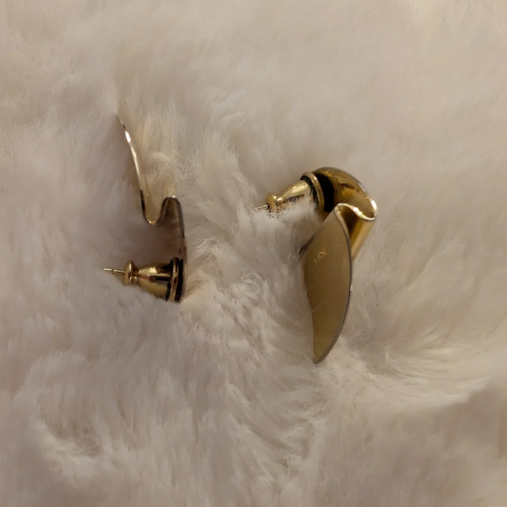 Monet Vintage Geometric Earrings - Picture 4 of 4